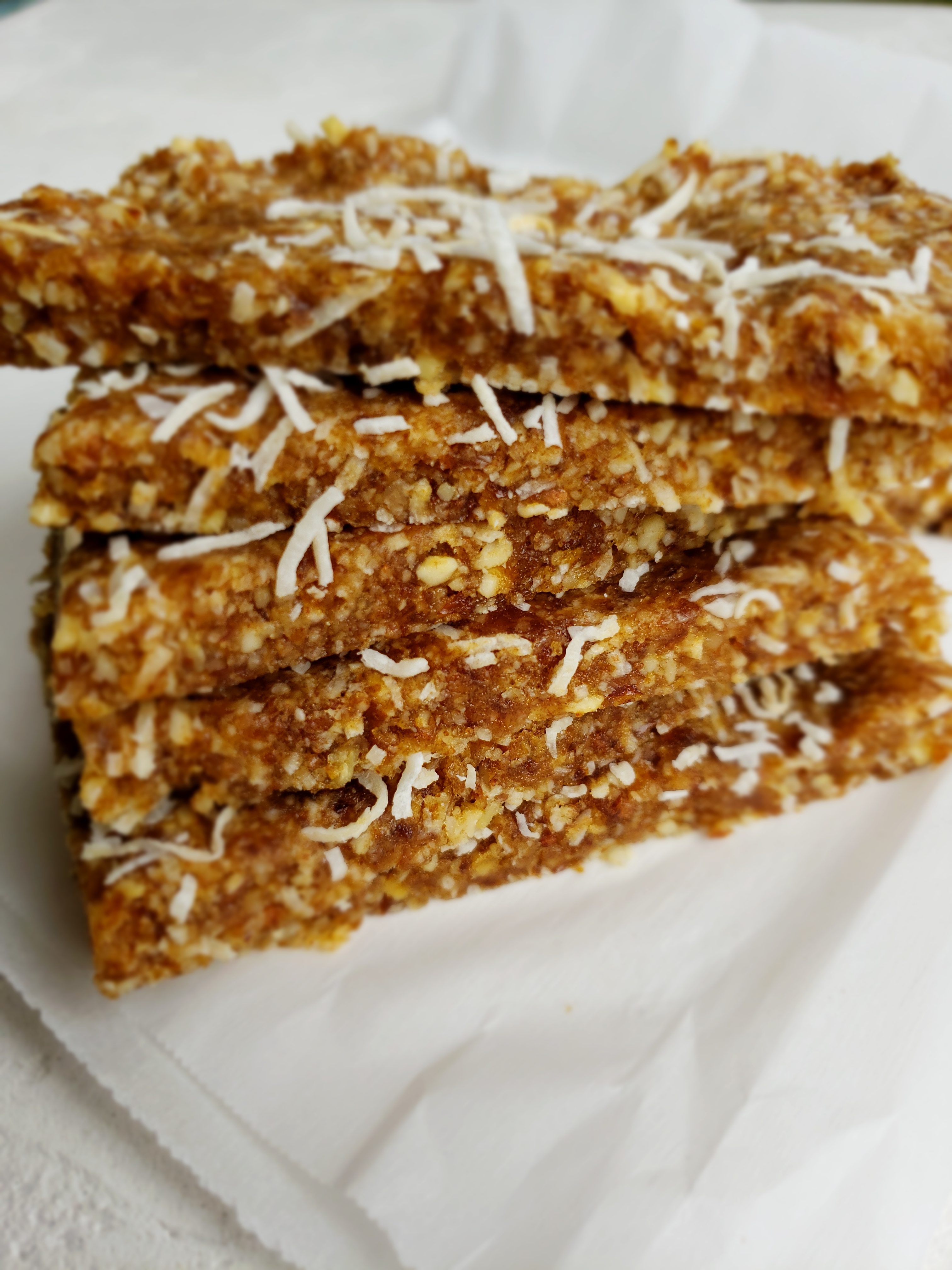 Coconut Date BarsWhole 30 The Whole Crowe